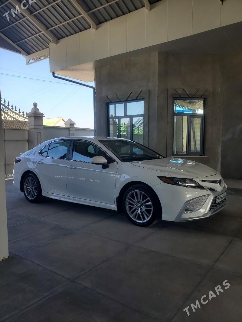 Toyota Camry 2021 - 290 000 TMT - Бузмеин - img 3