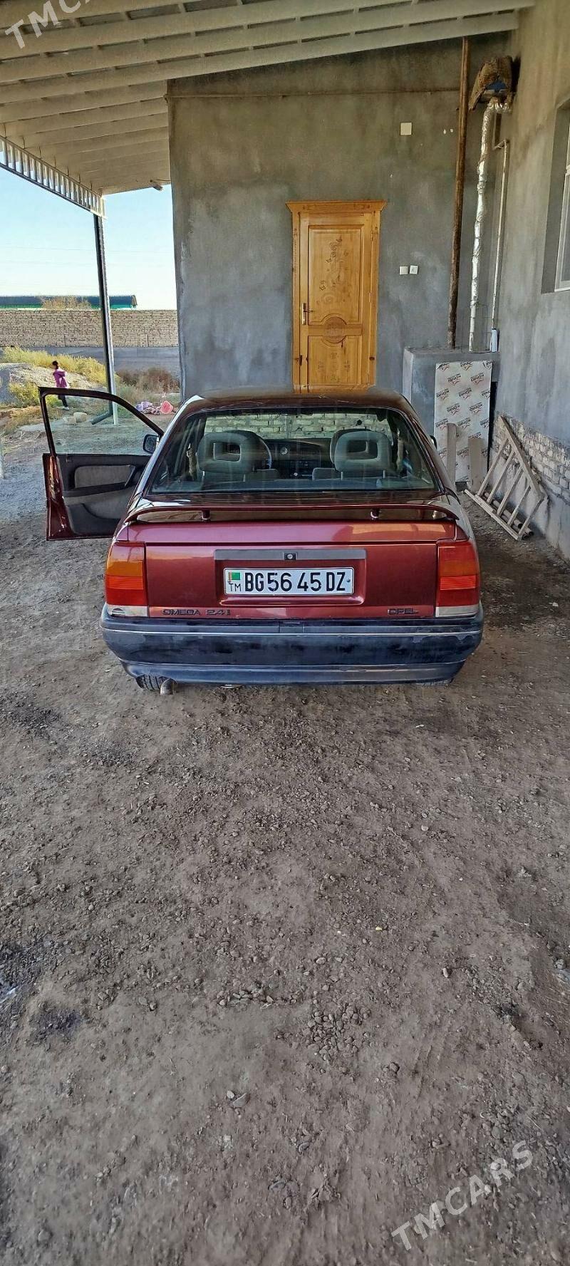 Opel Omega 1990 - 25 000 TMT - Дашогуз - img 8