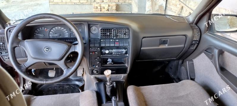 Opel Omega 1990 - 25 000 TMT - Дашогуз - img 4