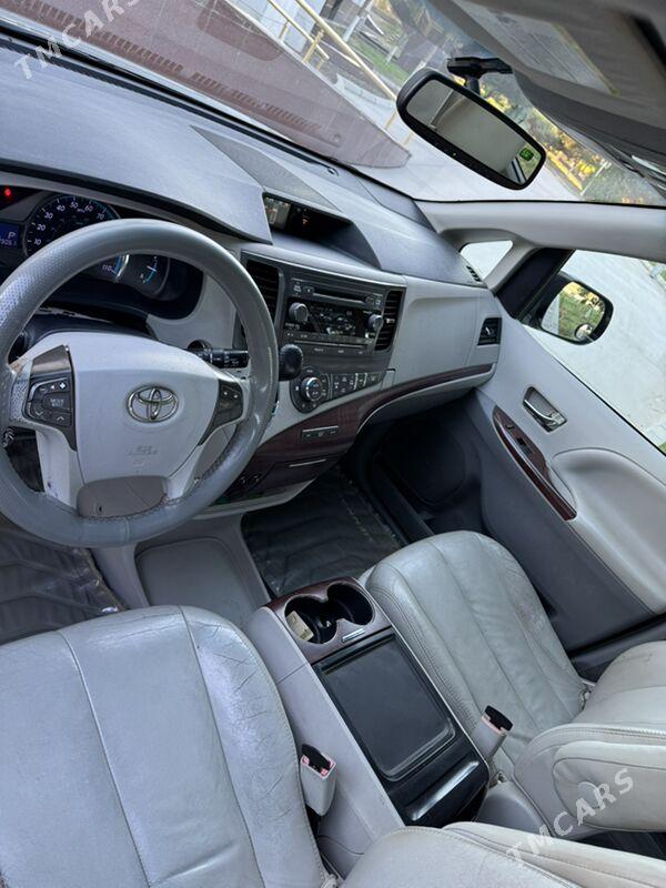 Toyota Sienna 2013 - 335 000 TMT - Туркменабат - img 6