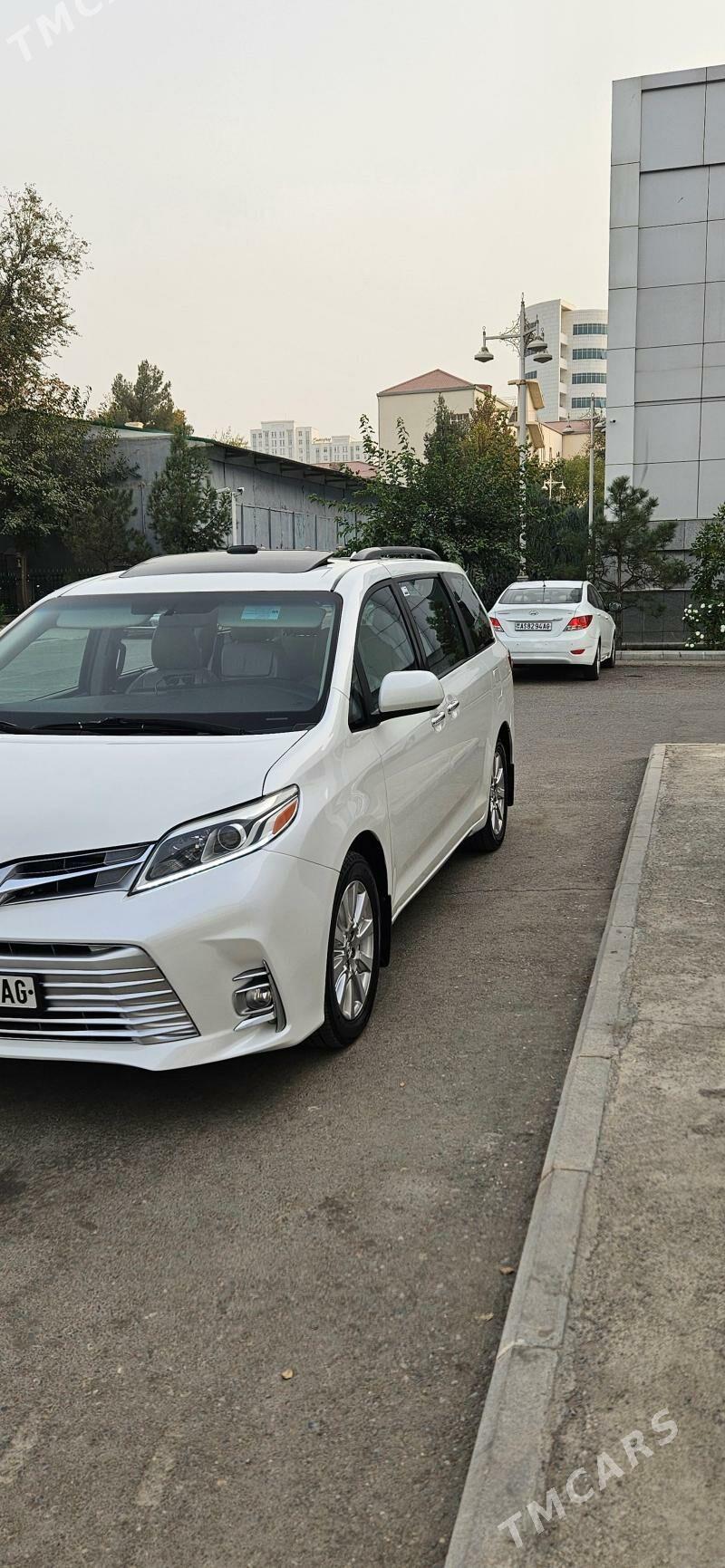 Toyota Sienna 2016 - 405 000 TMT - Aşgabat - img 1