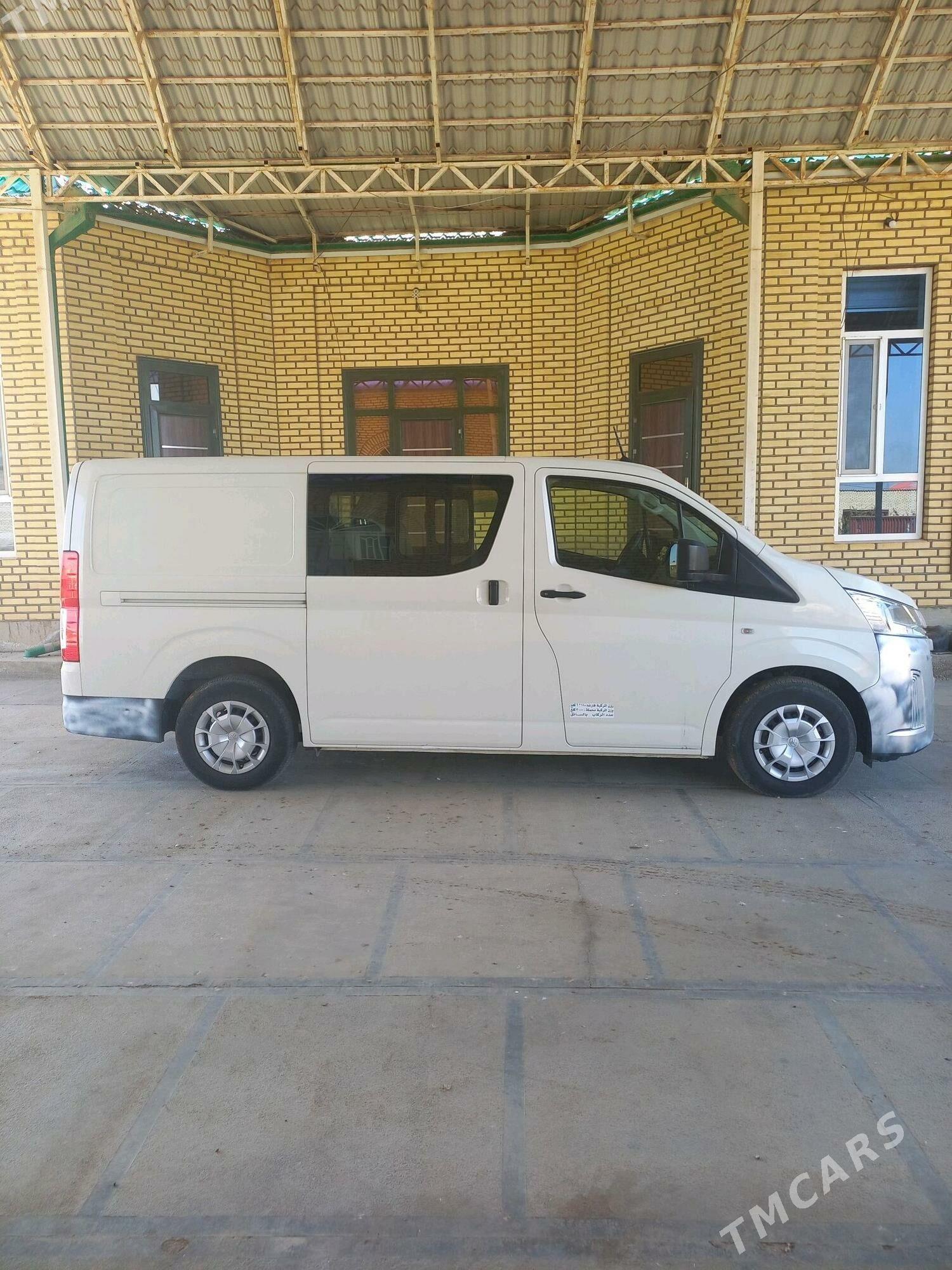 Toyota Hiace 2023 - 550 000 TMT - Мары - img 4