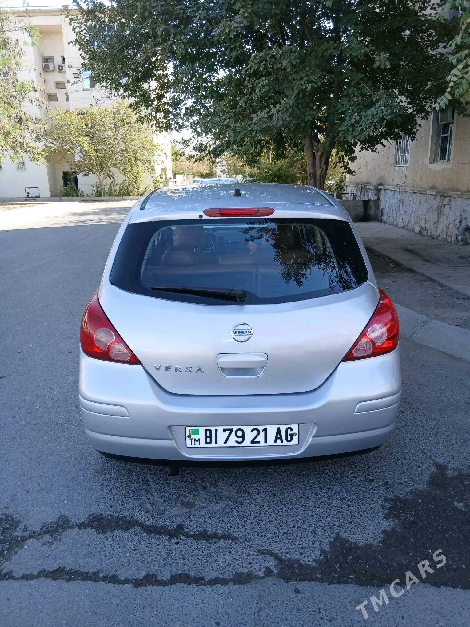 Nissan Versa 2010 - 127 000 TMT - Ашхабад - img 2