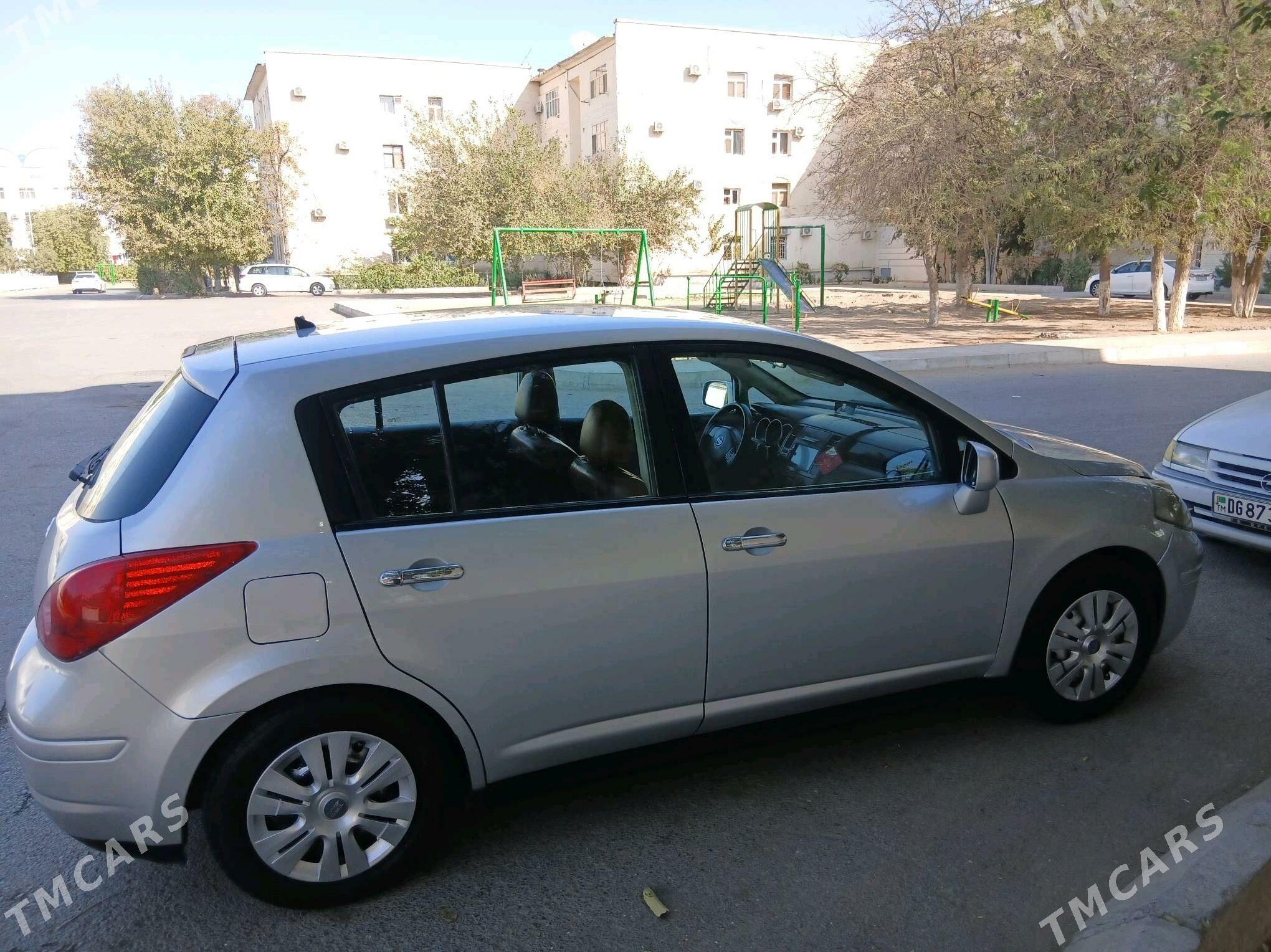 Nissan Versa 2010 - 127 000 TMT - Ашхабад - img 3