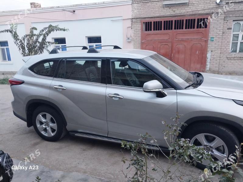 Toyota Highlander 2021 - 500 000 TMT - Дашогуз - img 3