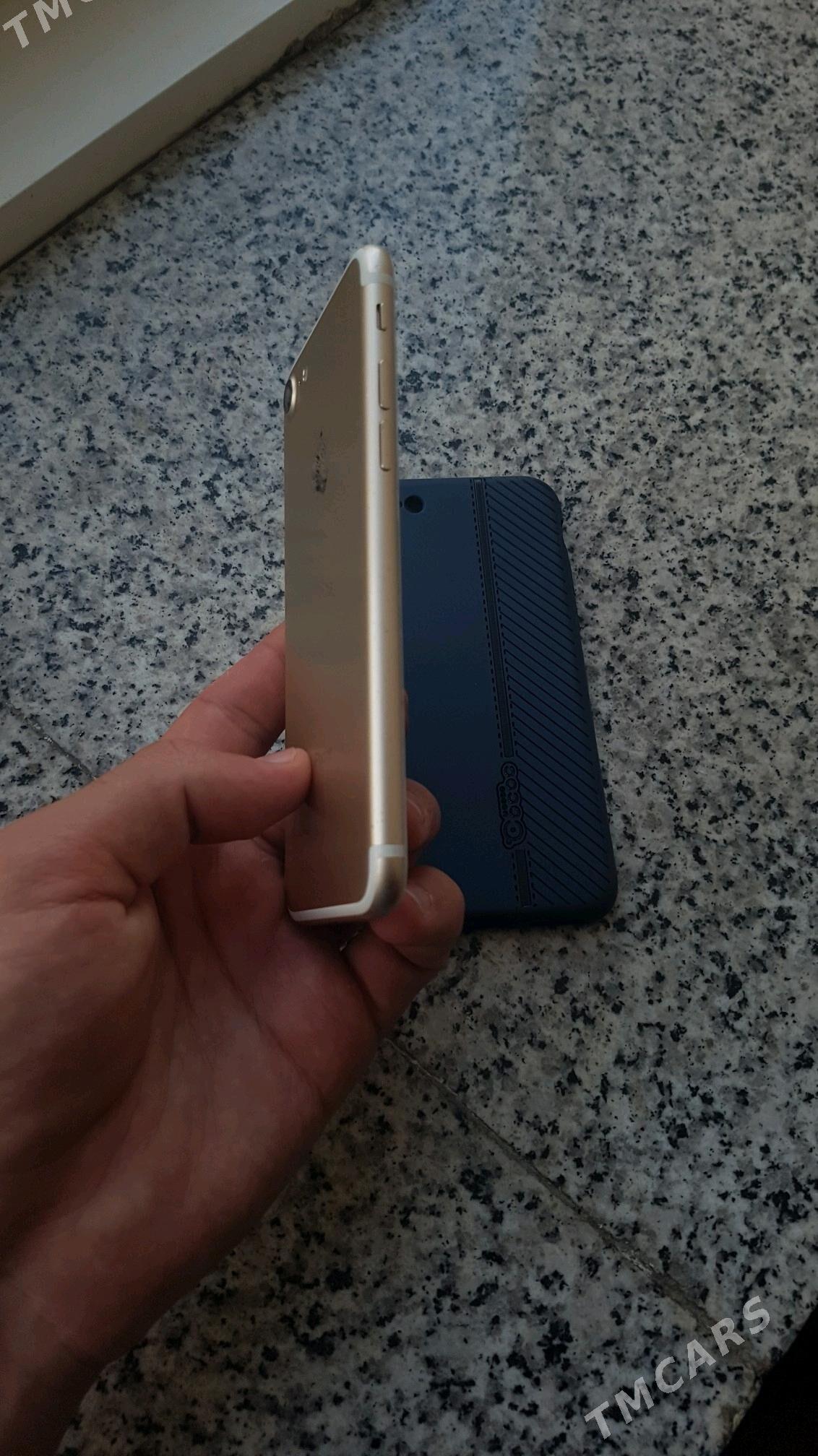 iphone 7gold - Mary - img 1