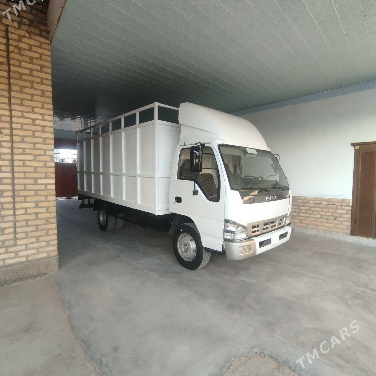 Isuzu Elf 2010 - 290 000 TMT - Ёлётен - img 4