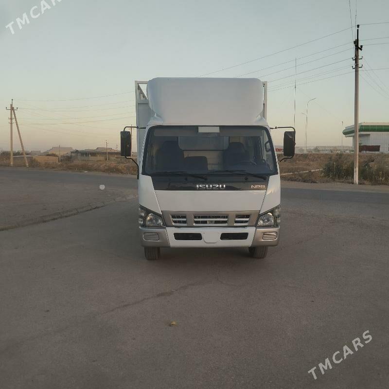 Isuzu Elf 2010 - 290 000 TMT - Ёлётен - img 3
