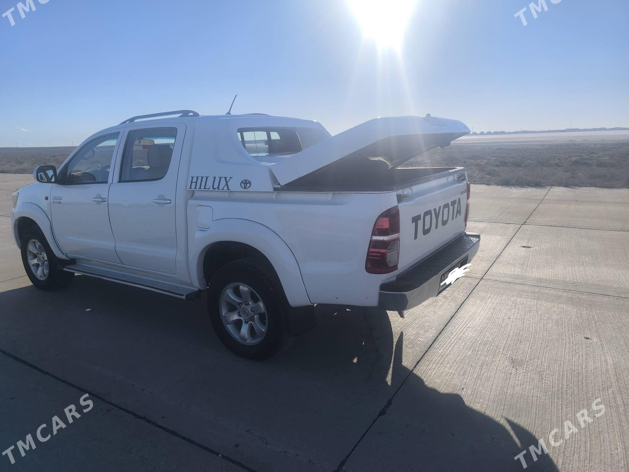 Toyota Hilux 2012 - 300 000 TMT - Garabogaz - img 6