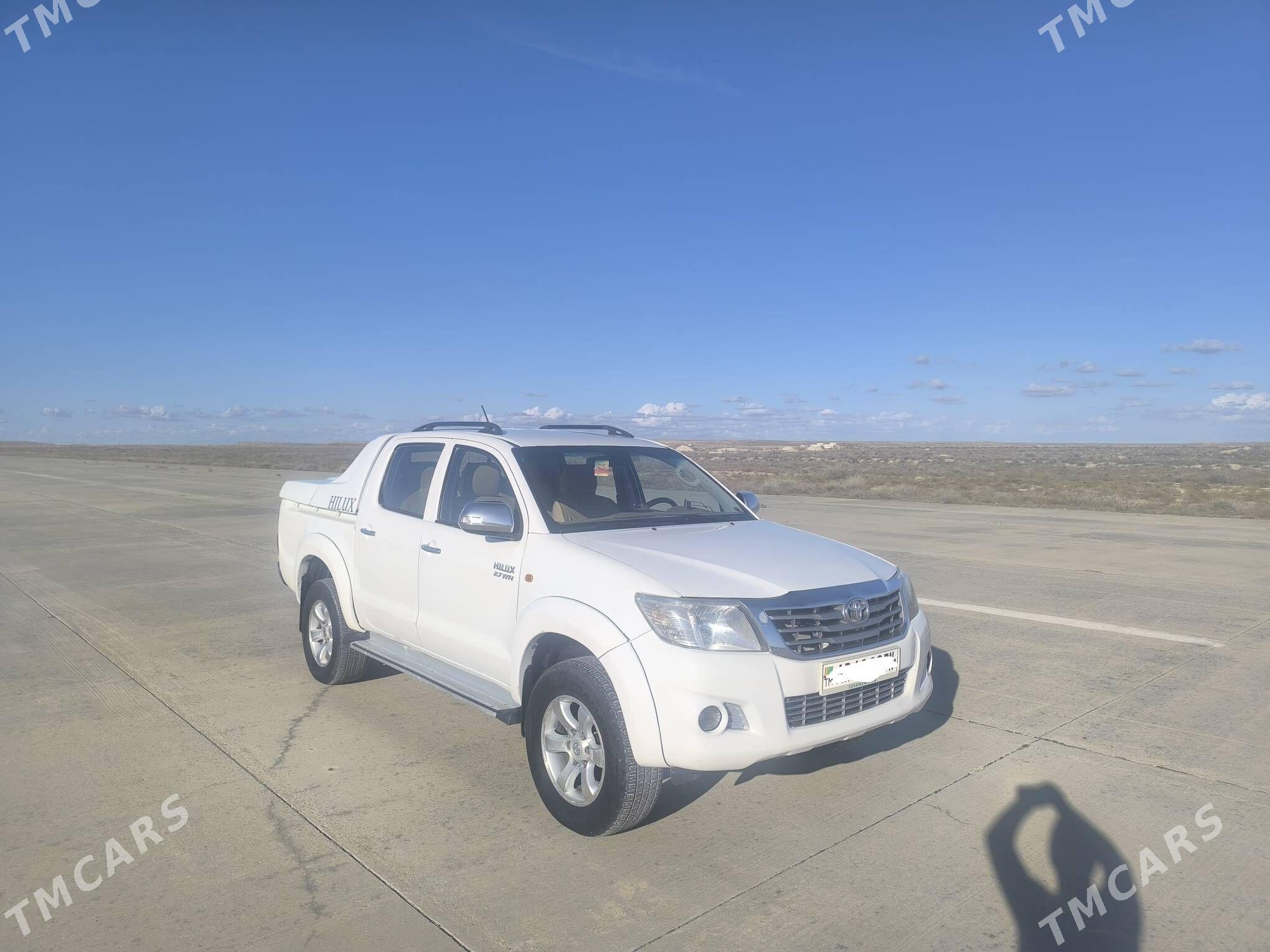 Toyota Hilux 2012 - 300 000 TMT - Garabogaz - img 1