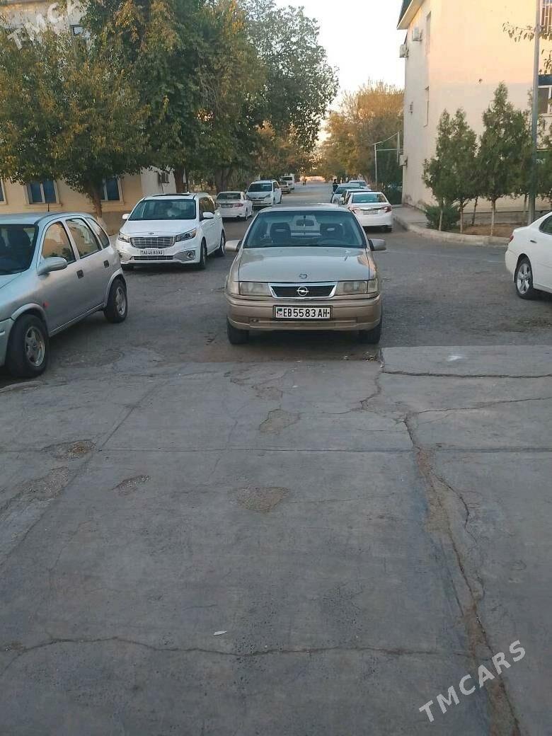 Opel Vectra 1992 - 40 000 TMT - Garadamak - img 7