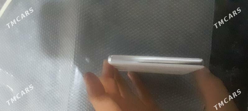 iphone power bank - Mary - img 2