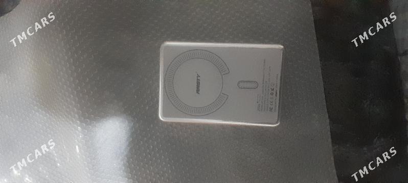 iphone power bank - Mary - img 4