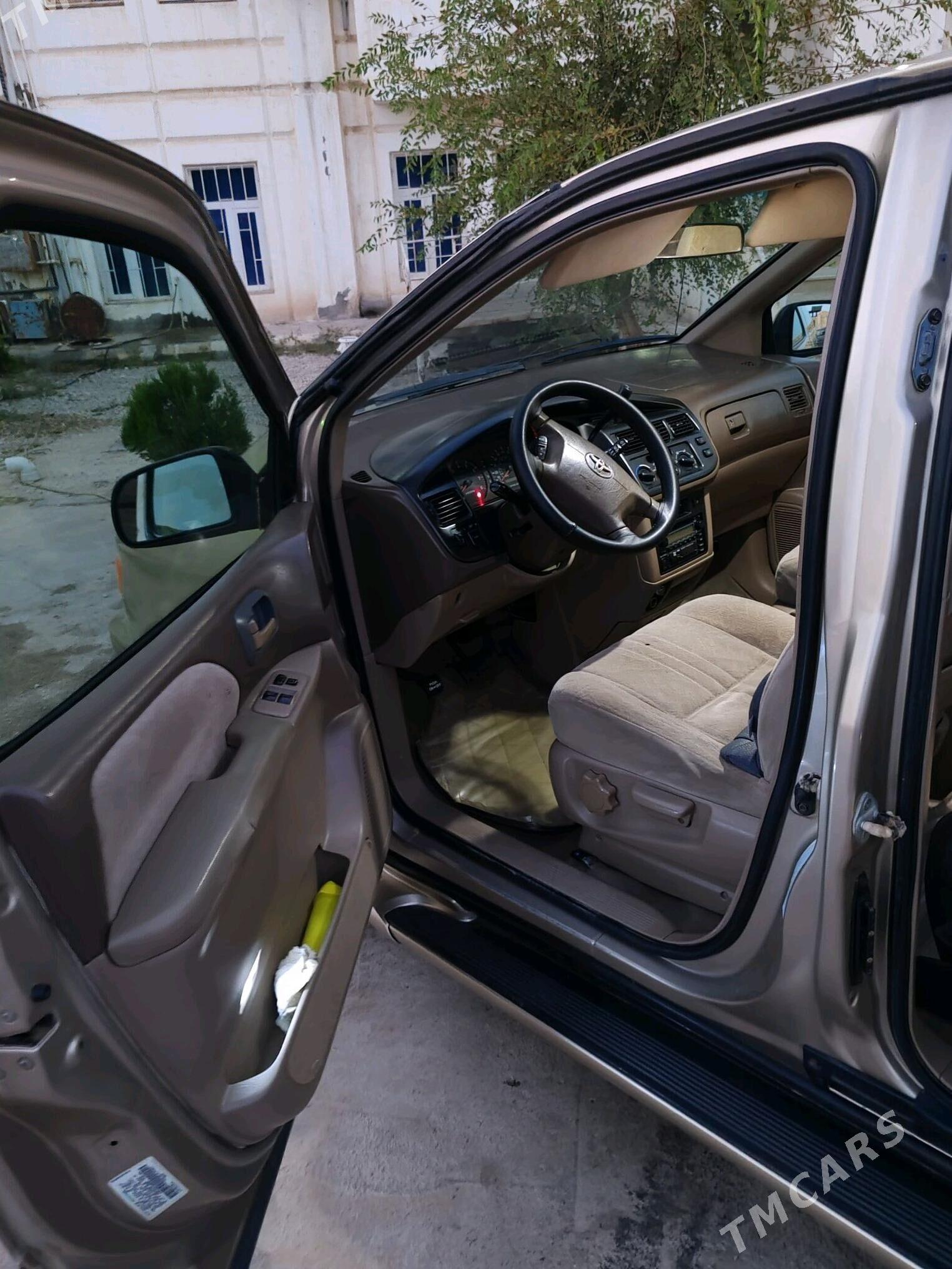 Toyota Sienna 2000 - 165 000 TMT - Балканабат - img 2