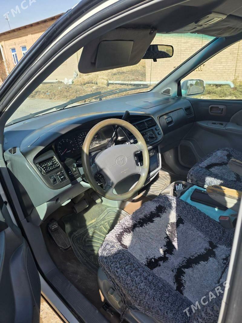 Toyota Sienna 1999 - 137 200 TMT - Türkmenabat - img 4