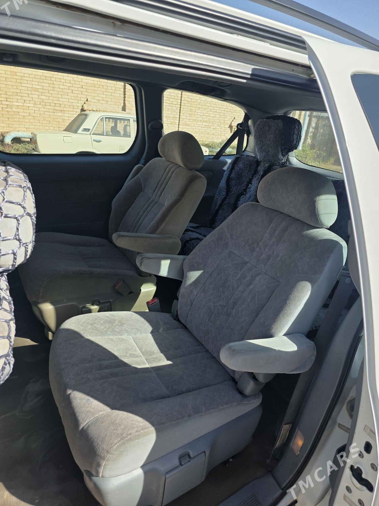 Toyota Sienna 1999 - 137 200 TMT - Türkmenabat - img 3