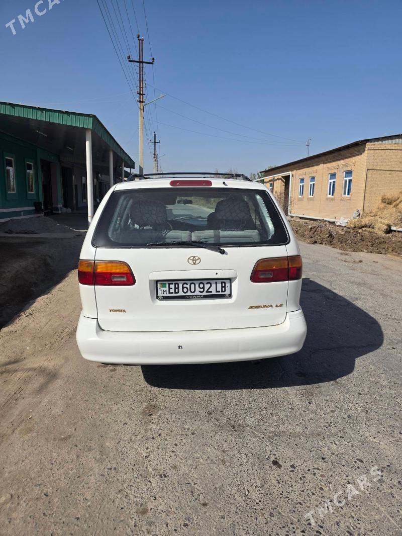 Toyota Sienna 1999 - 137 200 TMT - Türkmenabat - img 2