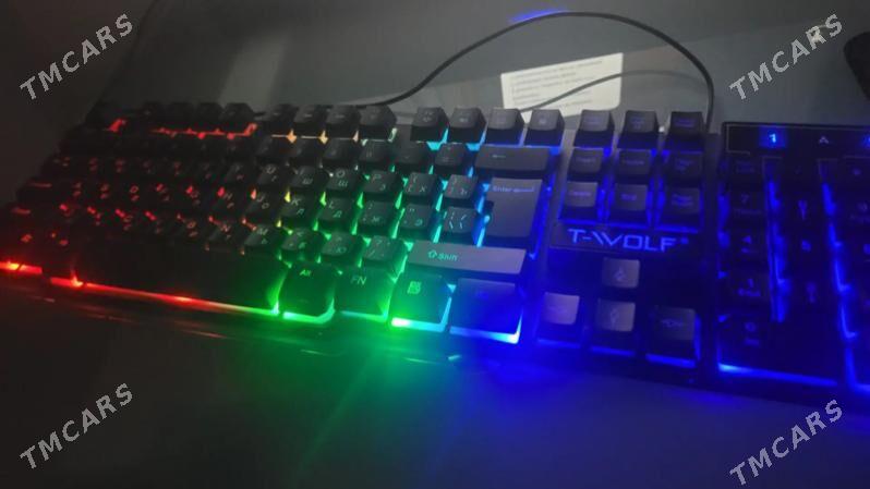 Клавиатура и мышка +коврик - Moskowskiý köç. (10 ýyl abadançylyk şaýoly) - img 2