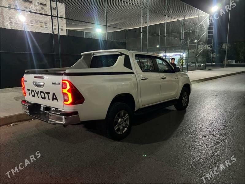 Toyota Hilux 2022 - 588 000 TMT - Ашхабад - img 3