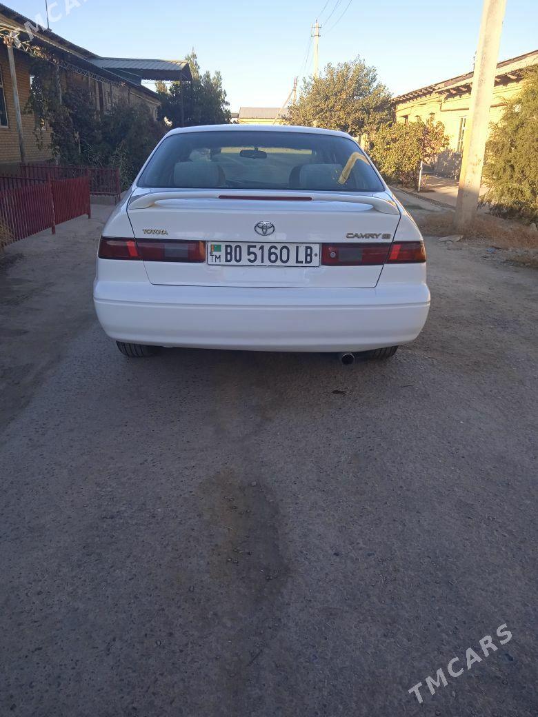 Toyota Camry 1997 - 130 000 TMT - Дянев - img 2