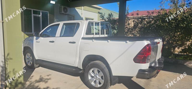 Toyota Hilux 2025 - 600 000 TMT - Хазар - img 2
