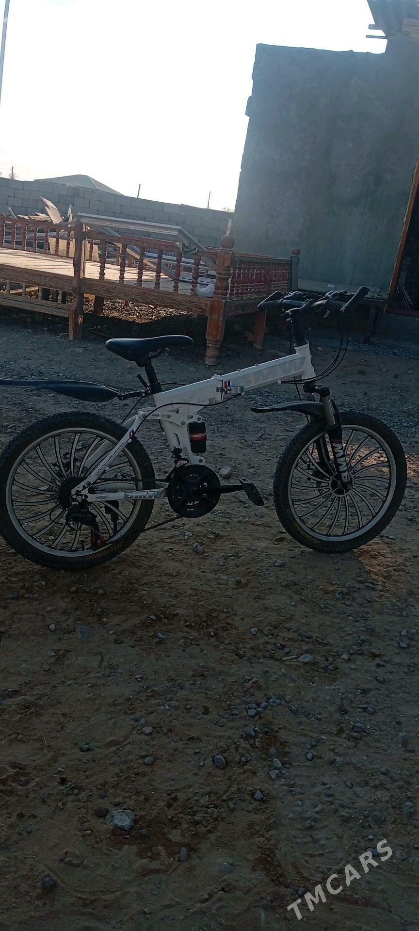 BMW  tigir - Ак-Бугдайский этрап - img 2