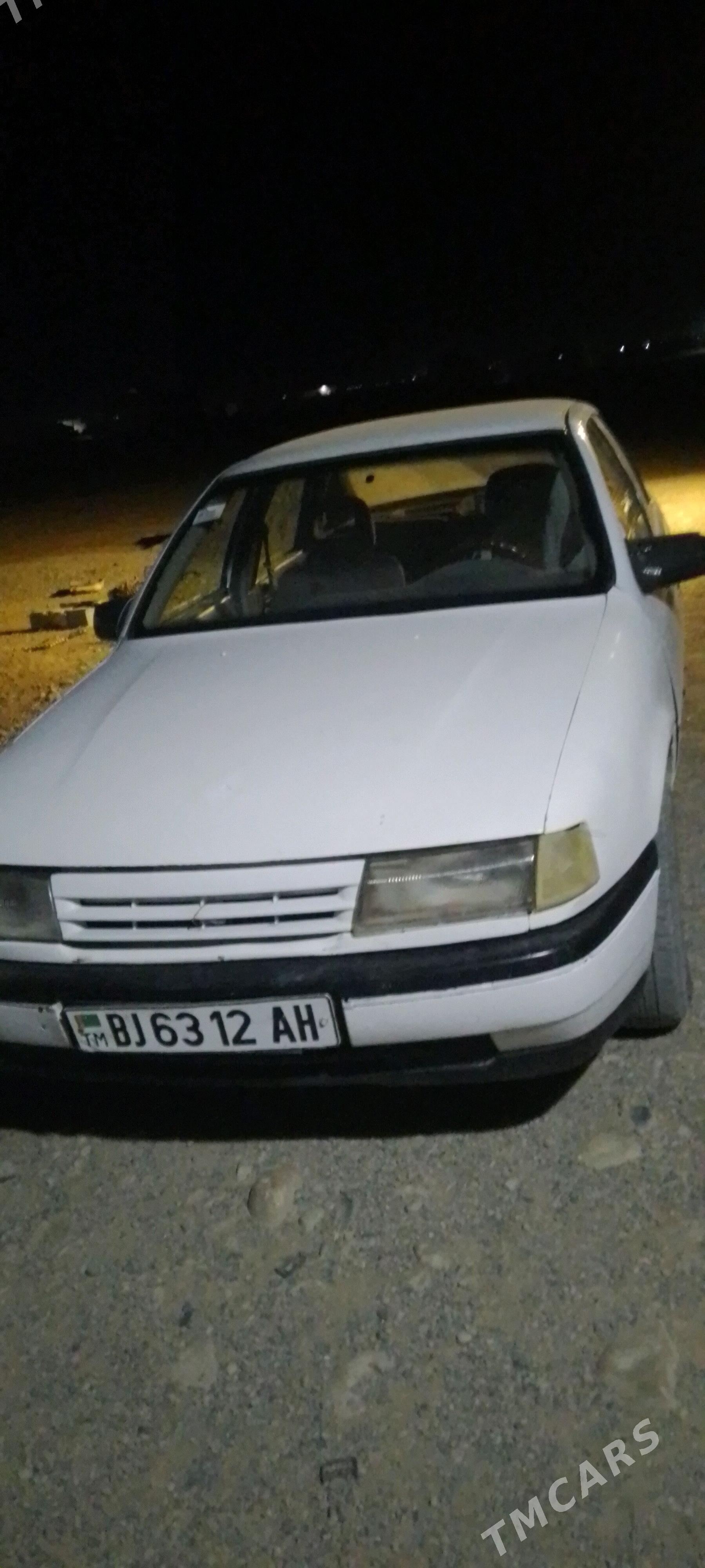 Opel Vectra 1989 - 17 000 TMT - Kaka - img 1