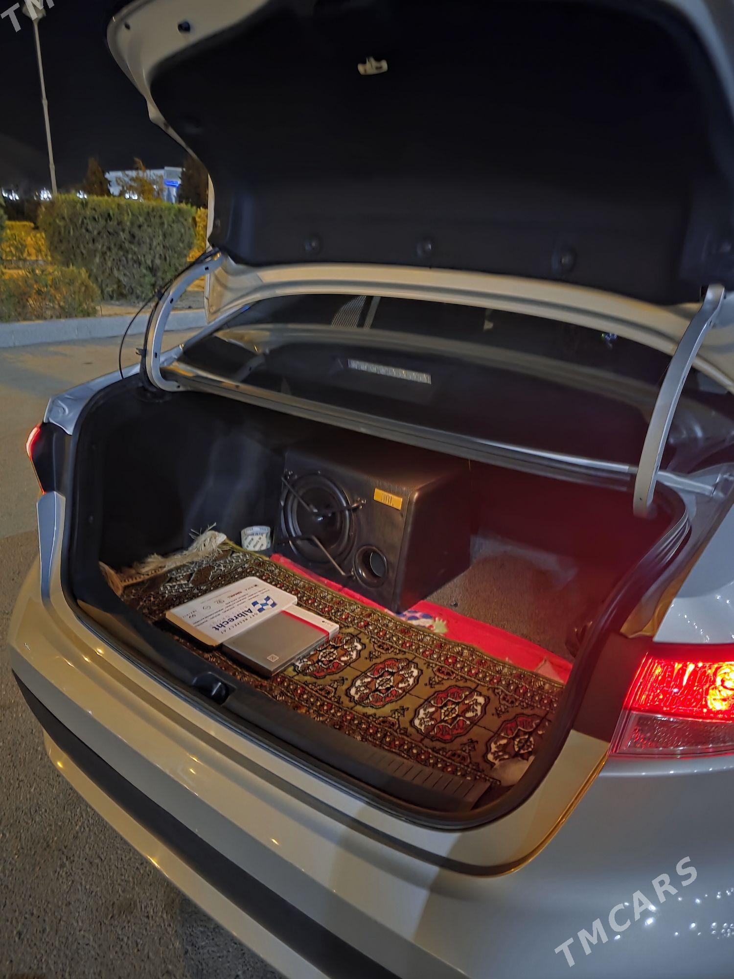 Toyota Corolla 2021 - 265 000 TMT - Balkanabat - img 6