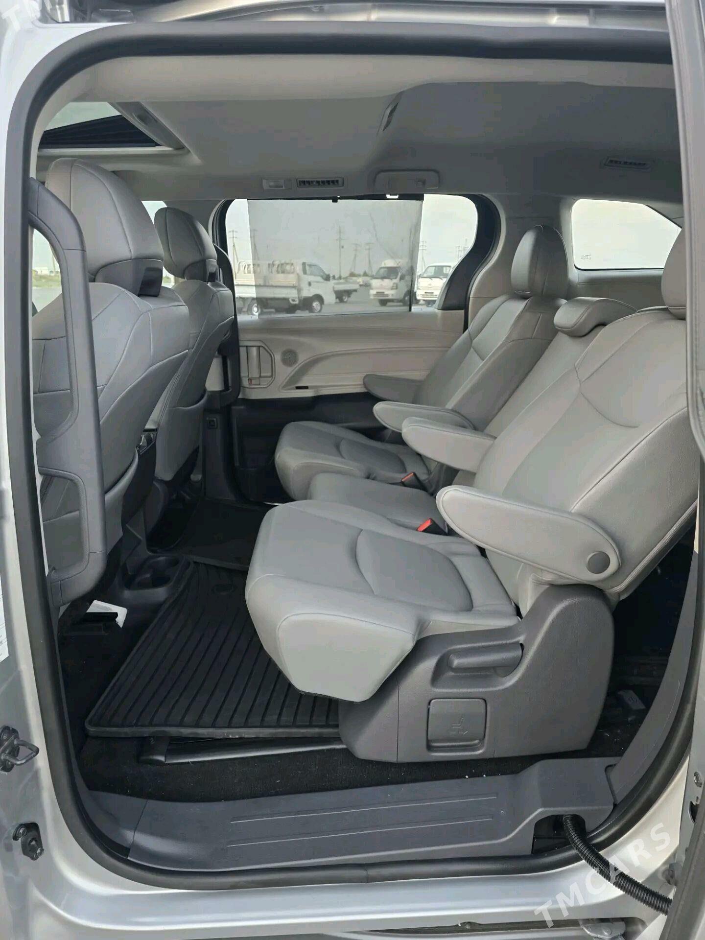 Toyota Sienna 2021 - 530 000 TMT - Daşoguz - img 6