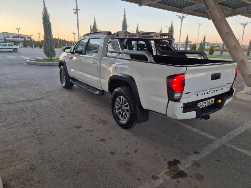 Toyota Tacoma 2019 - 500 000 TMT - Туркменабат - img 8