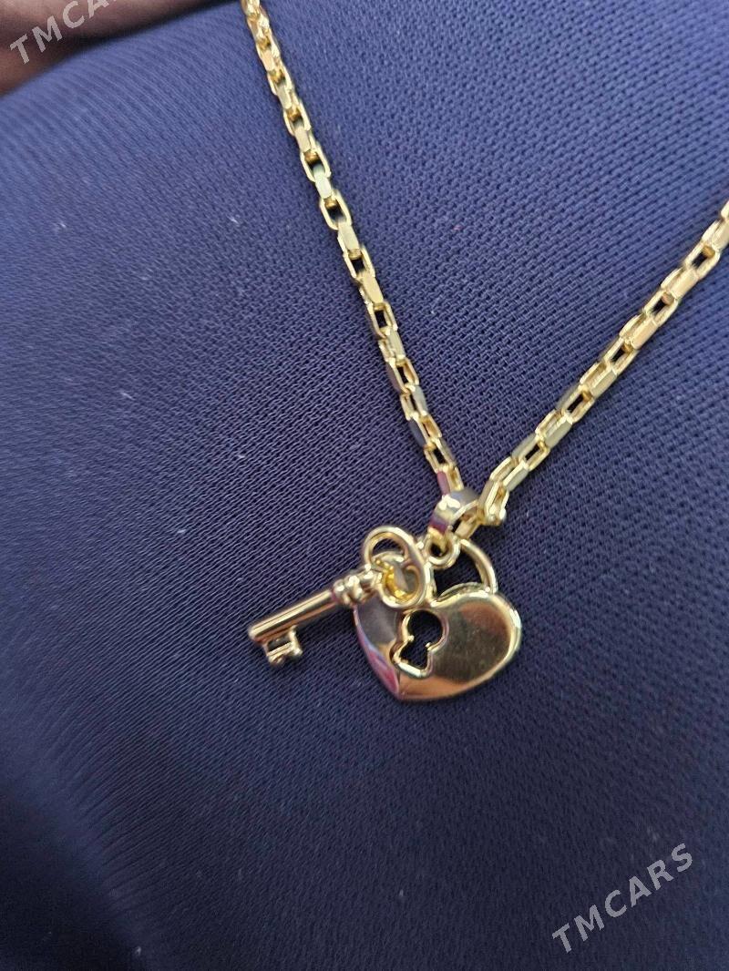 gyzyl zynjyr - Köşi - img 1