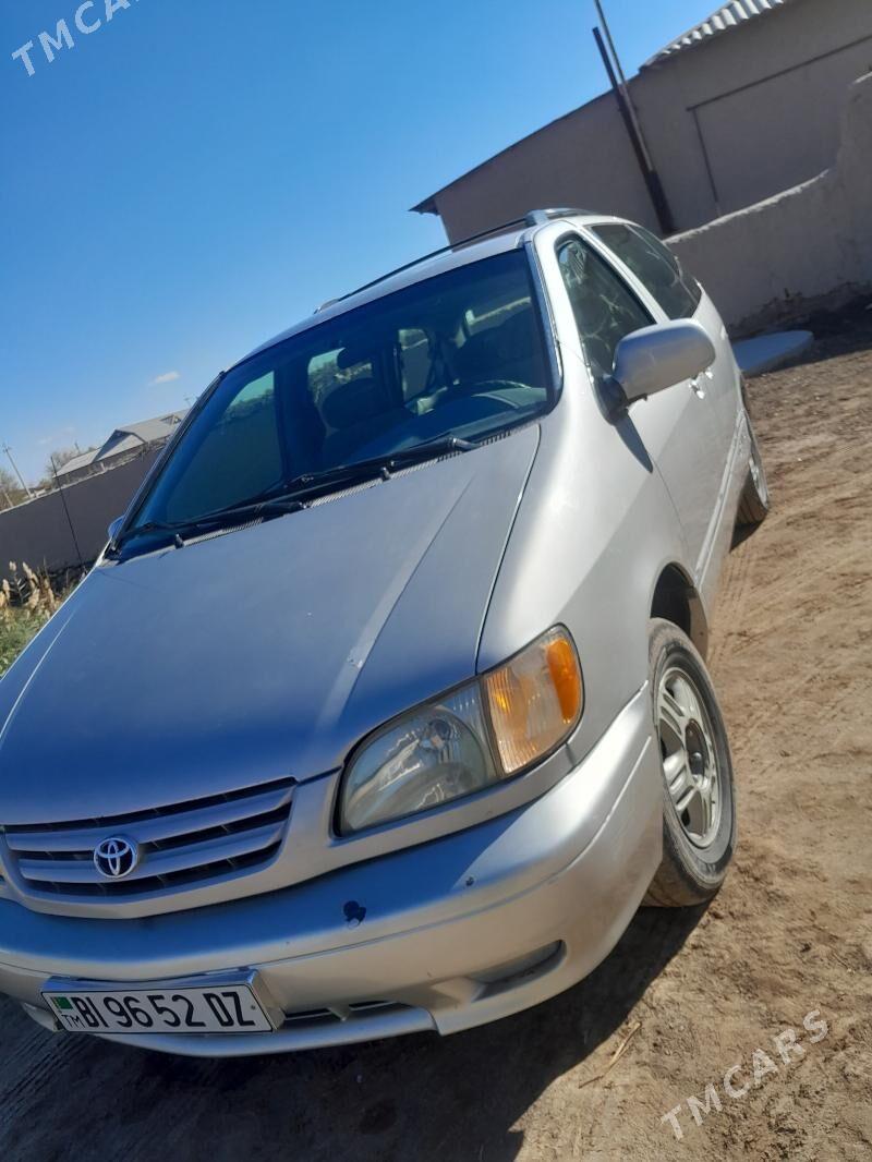 Toyota Sienna 2002 - 170 000 TMT - Türkmenbaşy etr. - img 9