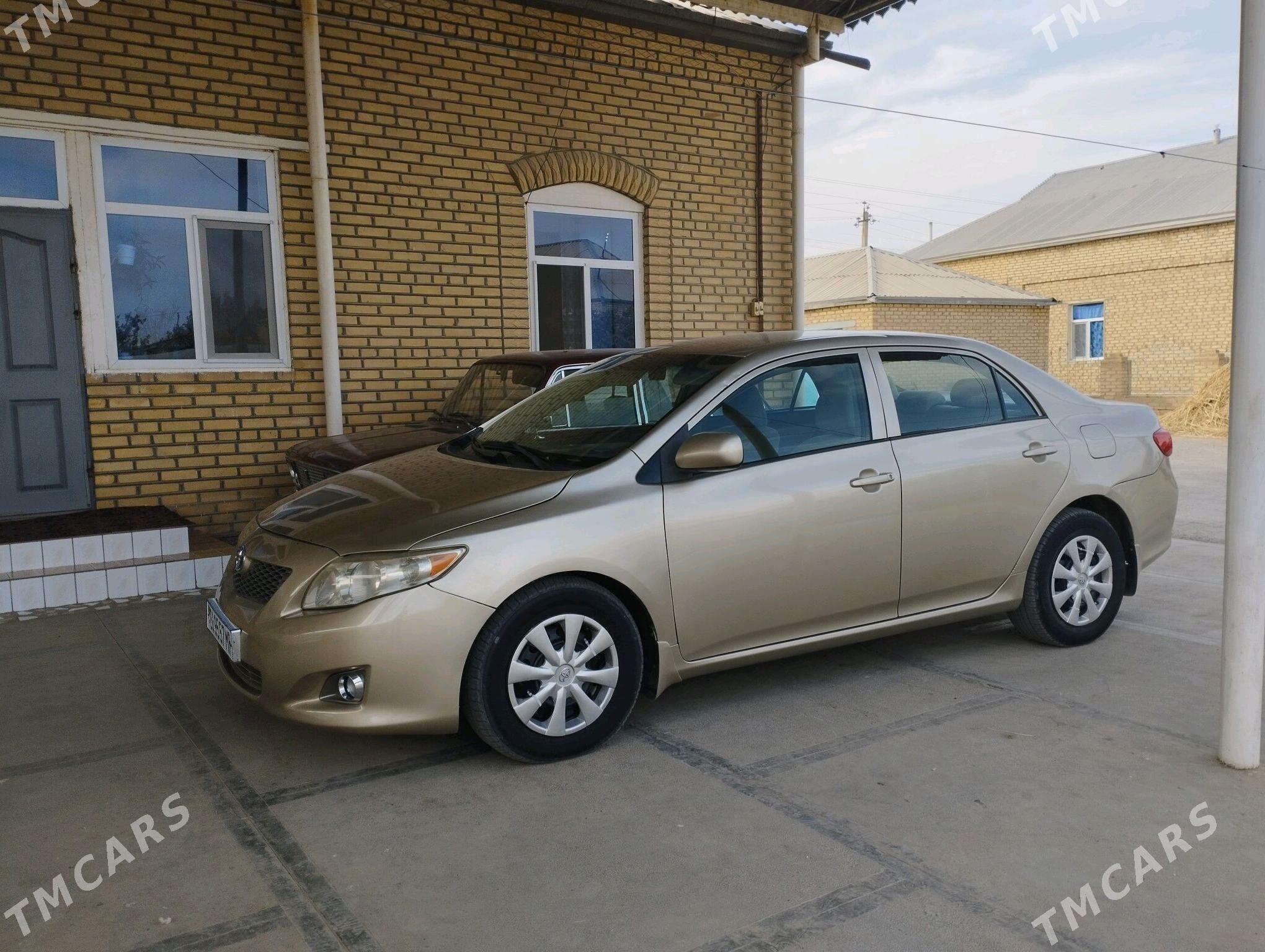 Toyota Corolla 2010 - 138 000 TMT - Мары - img 1