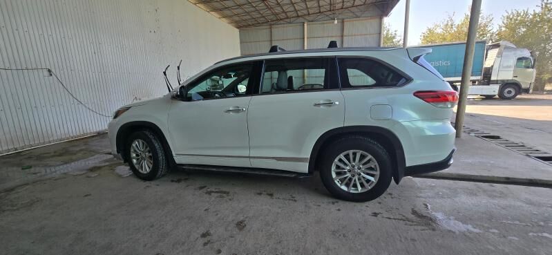 Toyota Highlander 2018 - 380 000 TMT - Мары - img 3