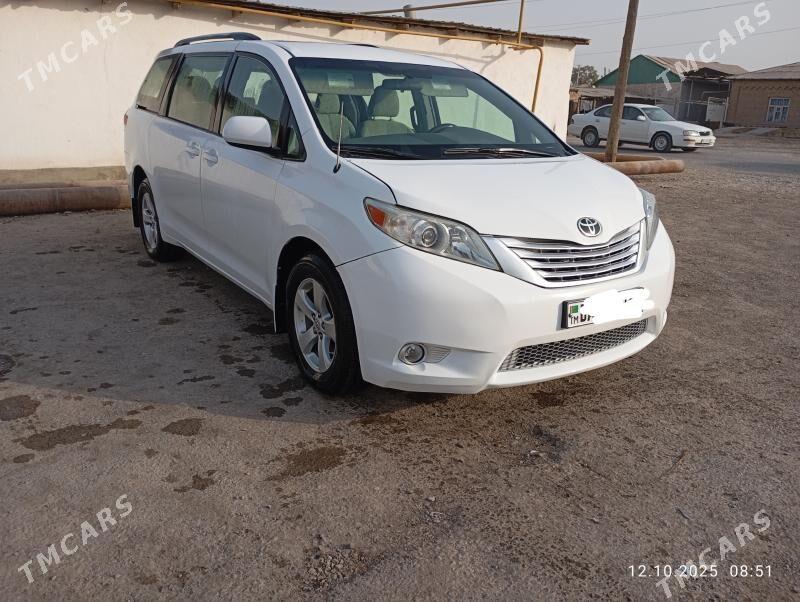 Toyota Sienna 2010 - 270 000 TMT - Tejen - img 2