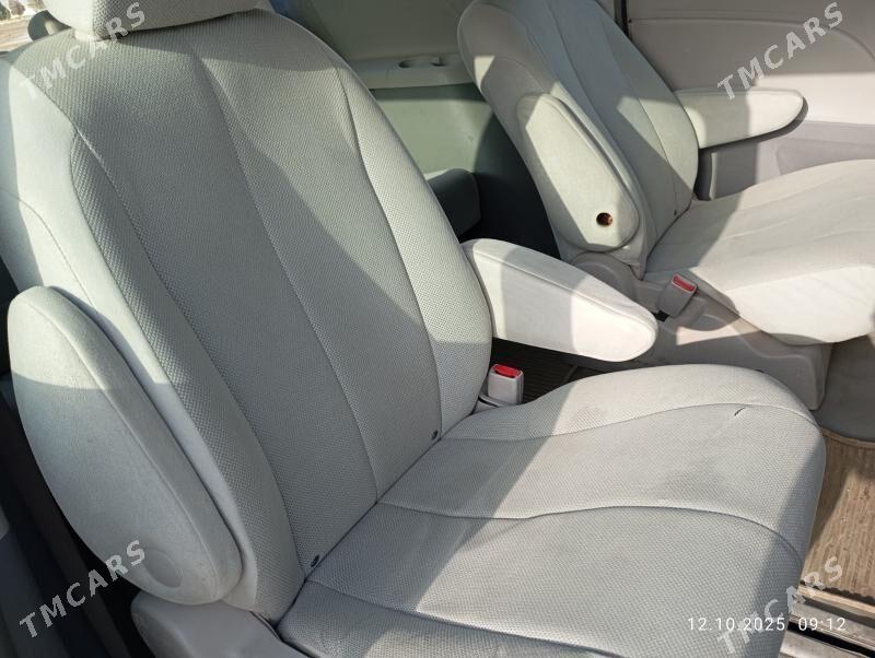 Toyota Sienna 2010 - 270 000 TMT - Tejen - img 6