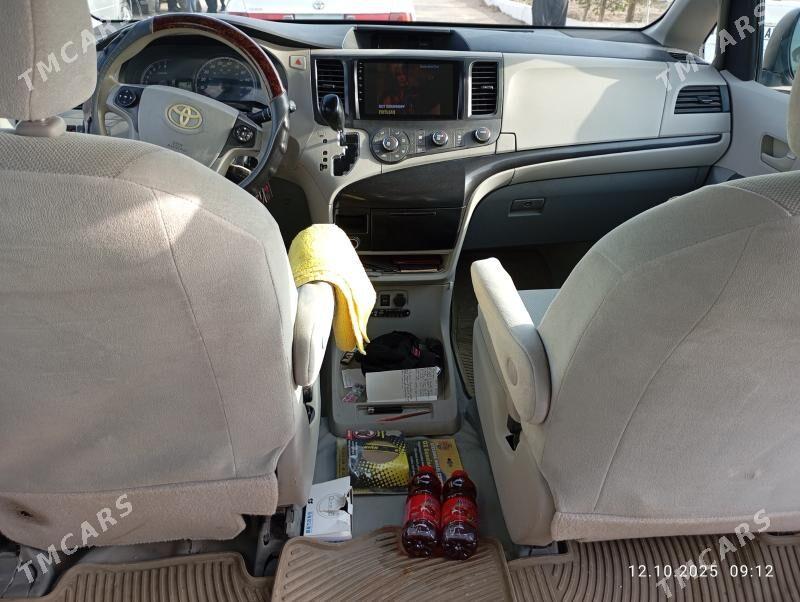 Toyota Sienna 2010 - 270 000 TMT - Tejen - img 5