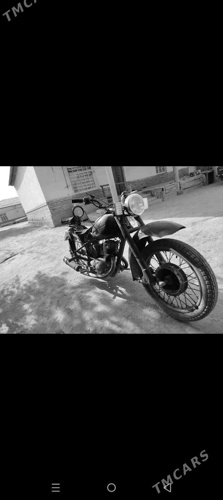 Iž Planeta 1980 - 7 000 TMT - Мары - img 5