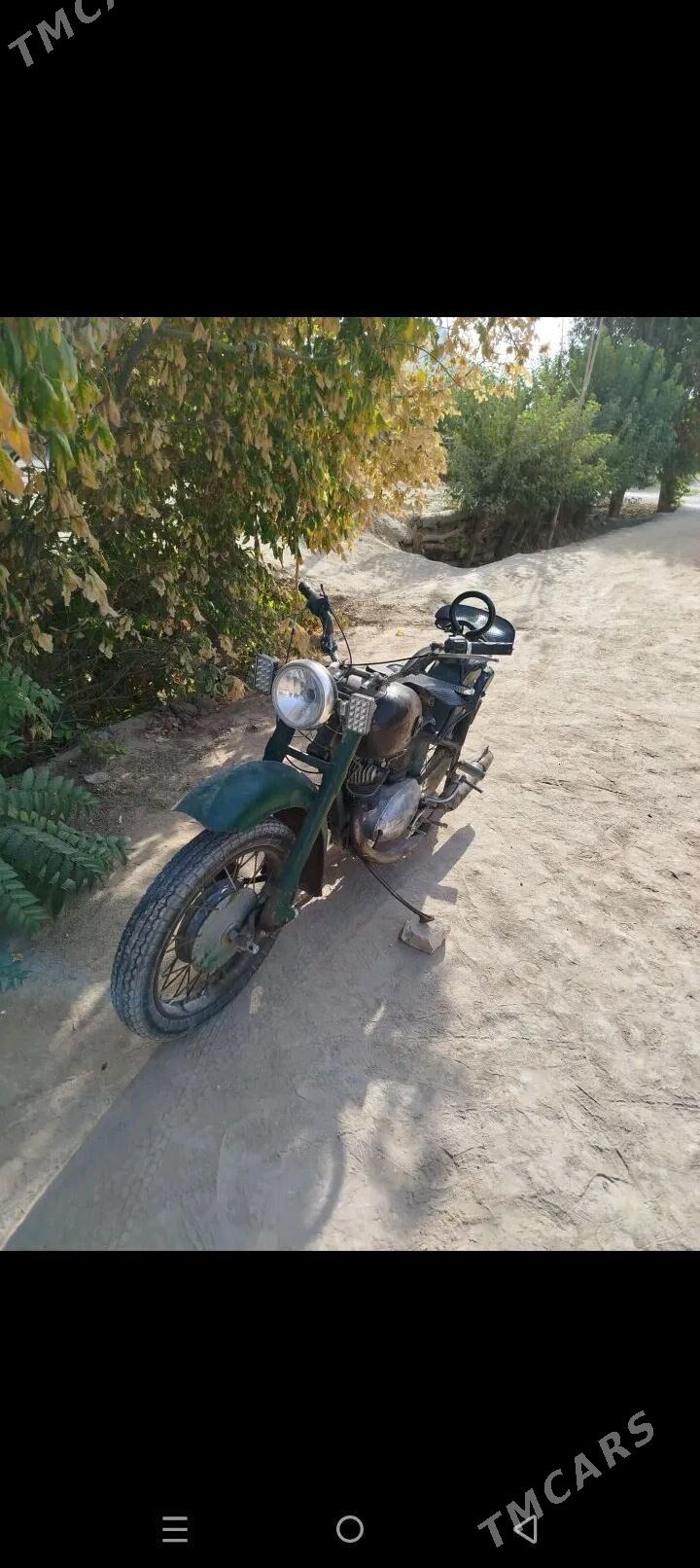 Iž Planeta 1980 - 7 000 TMT - Мары - img 2