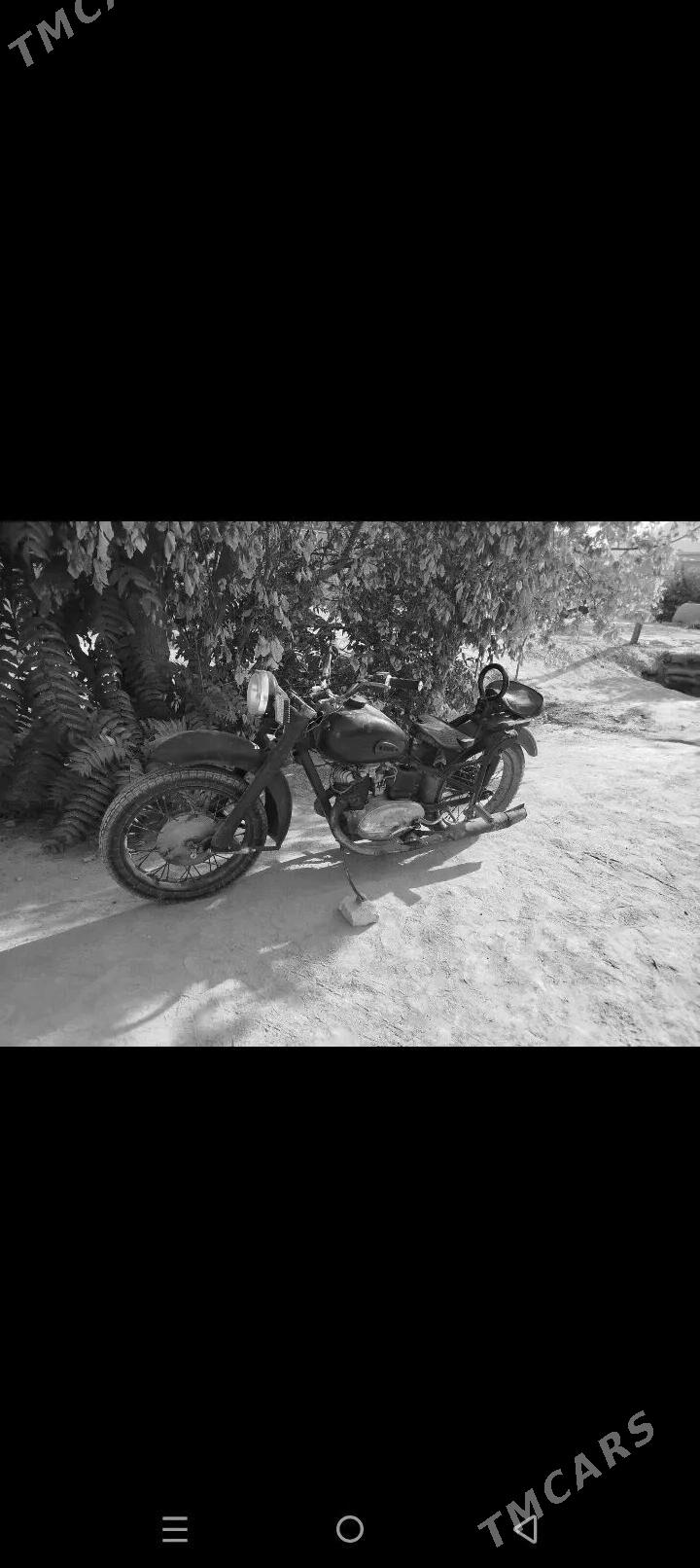 Iž Planeta 1980 - 7 000 TMT - Мары - img 3