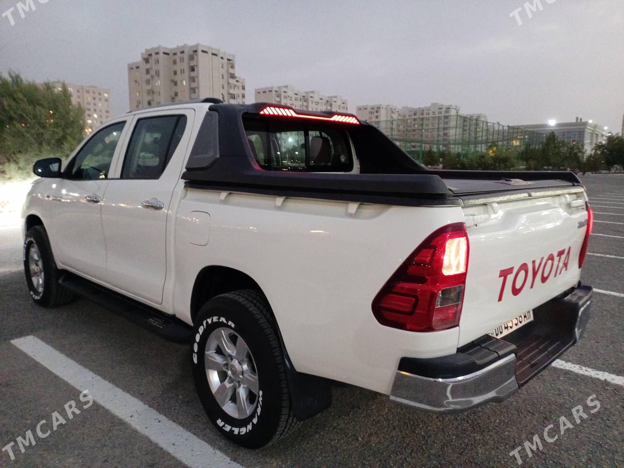 Toyota Hilux 2022 - 560 000 TMT - Ашхабад - img 3