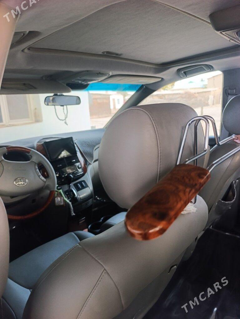 Toyota Sienna 2004 - 260 000 TMT - Ёлётен - img 2