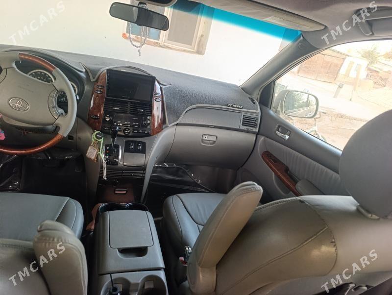 Toyota Sienna 2004 - 260 000 TMT - Ёлётен - img 3