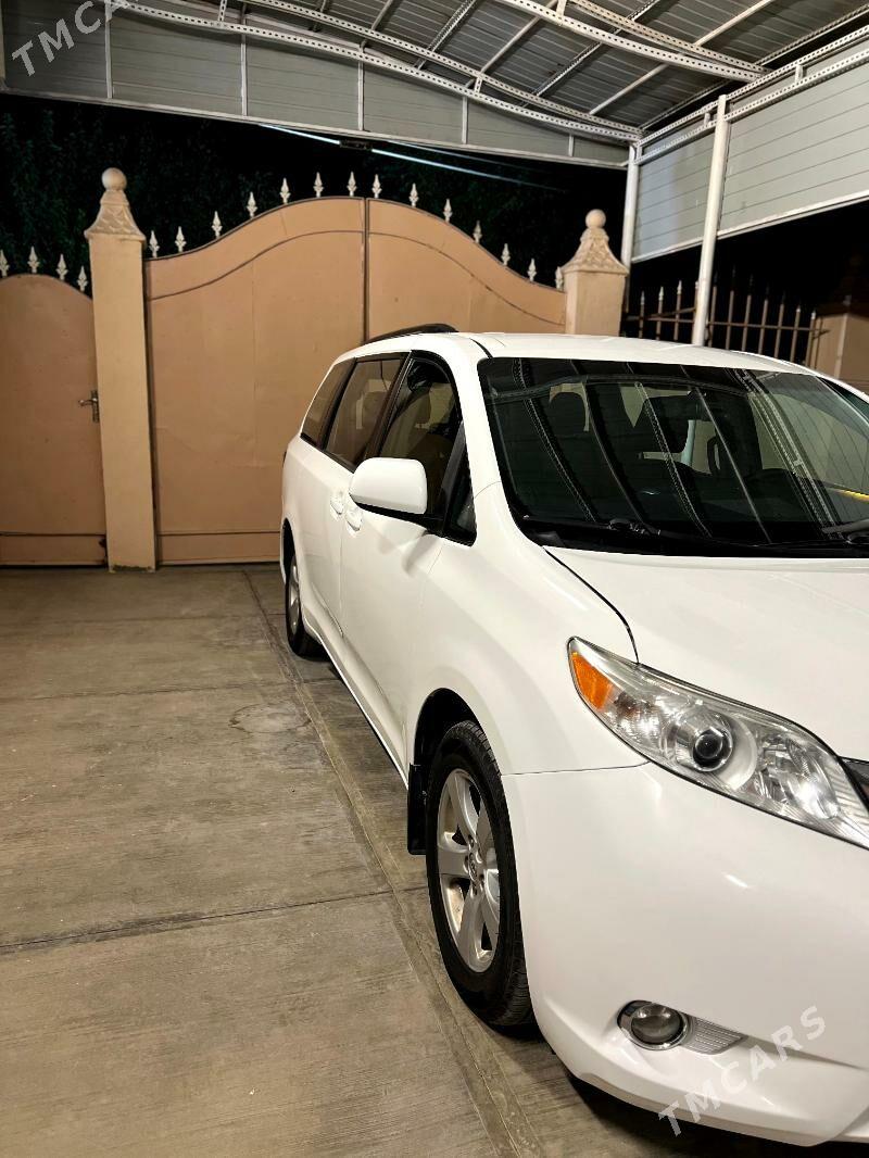 Toyota Sienna 2015 - 345 000 TMT - Ашхабад - img 2