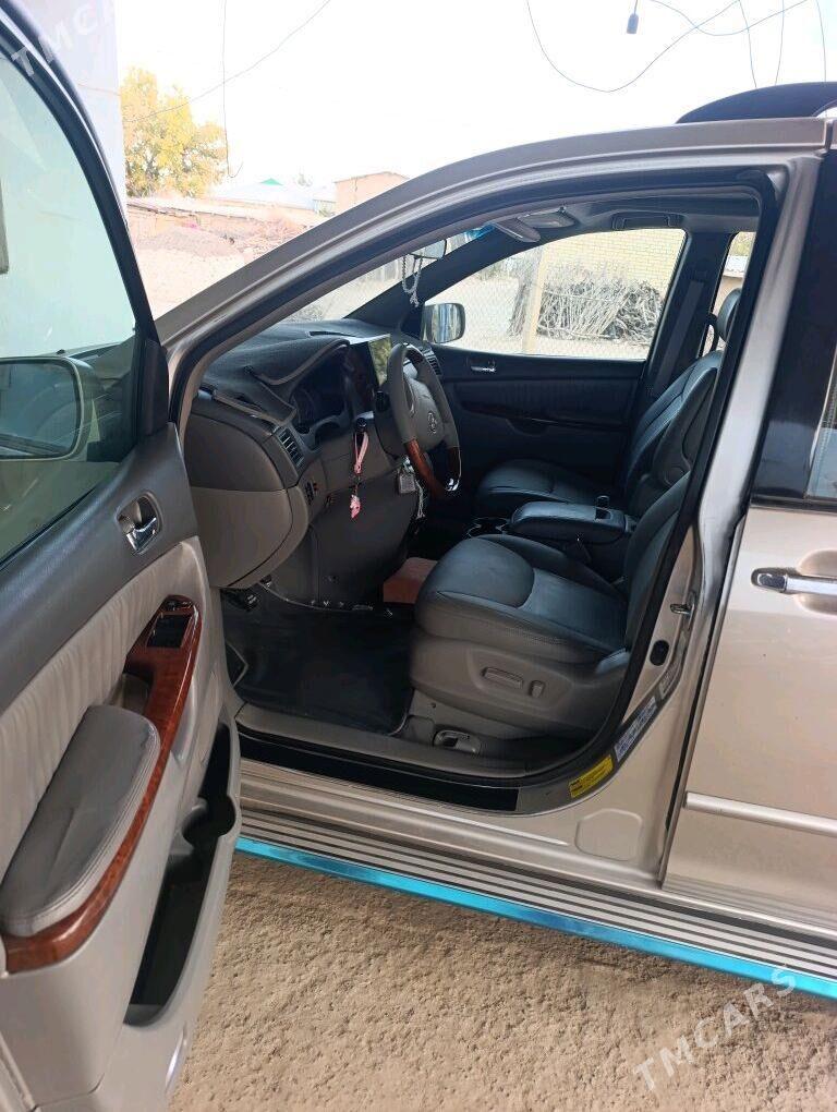 Toyota Sienna 2004 - 260 000 TMT - Ёлётен - img 5