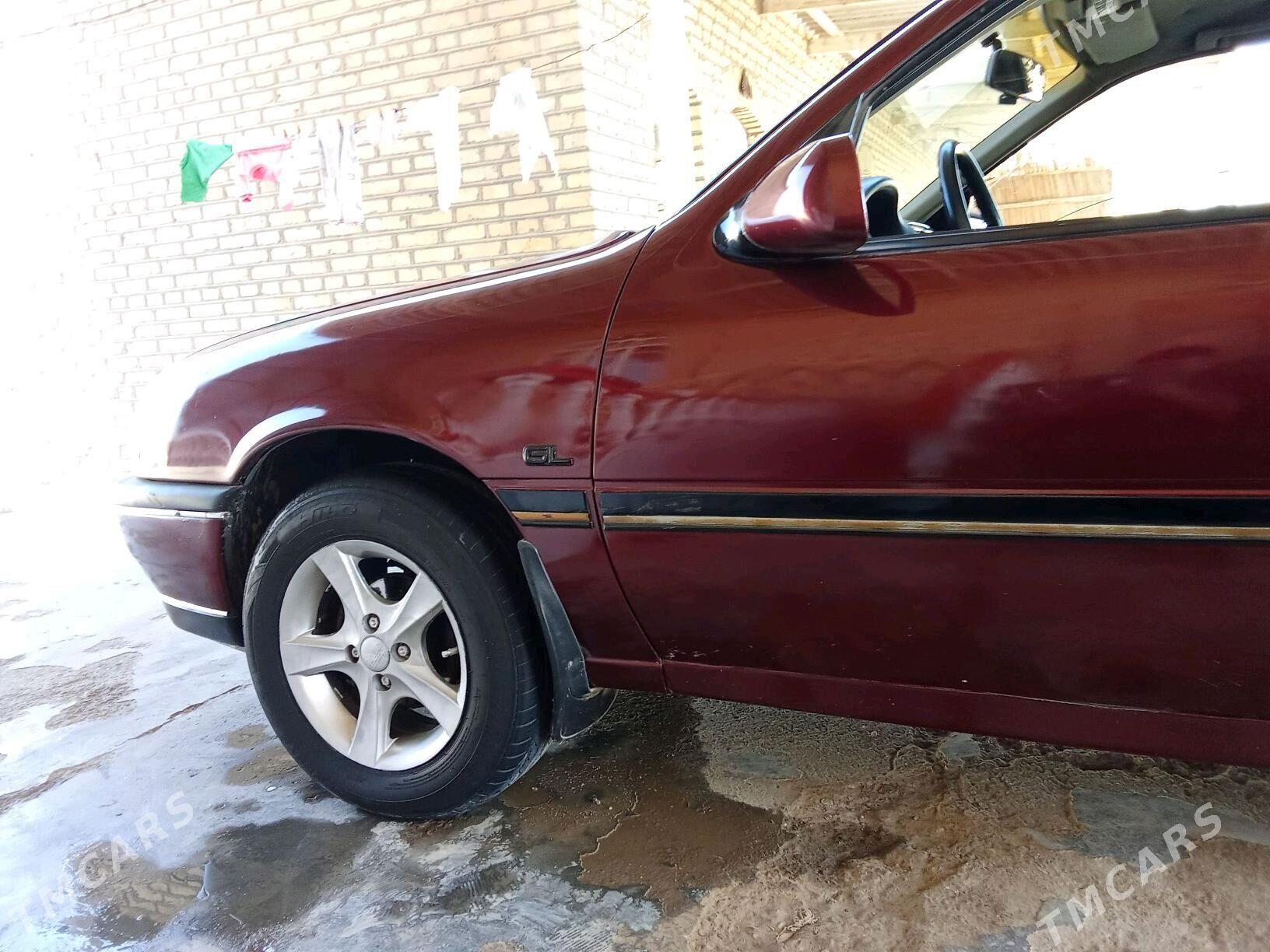 Opel Vectra 1992 - 25 000 TMT - Mary - img 2