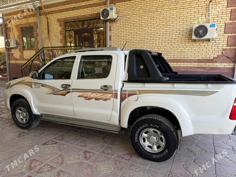 Toyota Hilux 2014 - 299 000 TMT - Койтендаг - img 6