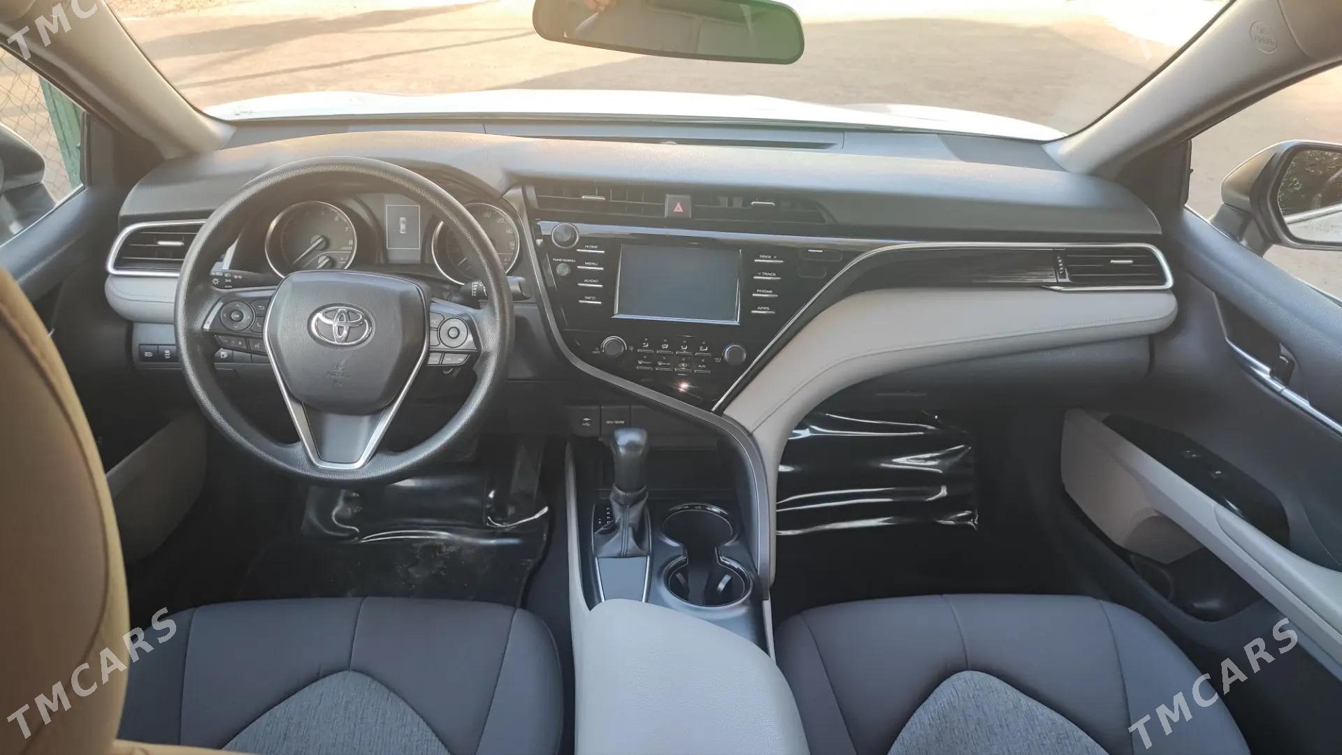 Toyota Camry 2018 - 295 000 TMT - Ашхабад - img 4