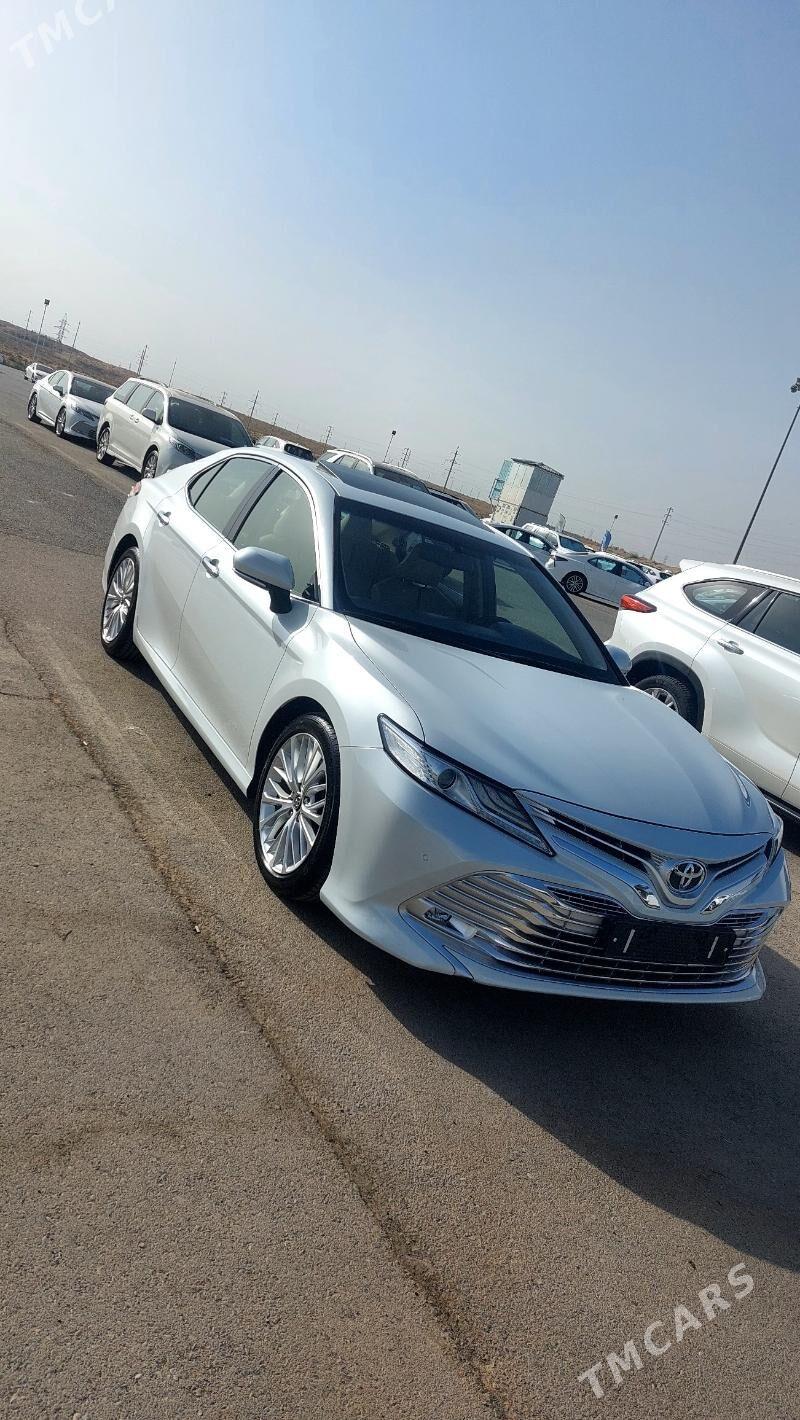 Toyota Camry 2018 - 445 000 TMT - Тязе заман - img 1