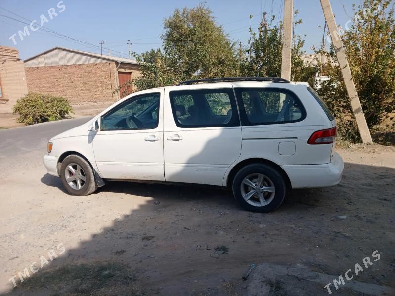 Toyota Sienna 2001 - 160 000 TMT - Туркменабат - img 3